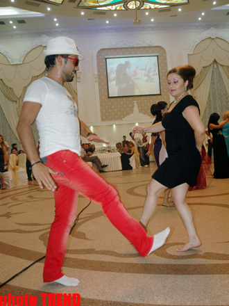Певцы Керим и Хатира стали барефутерами - танцы босиком (фотосессия)