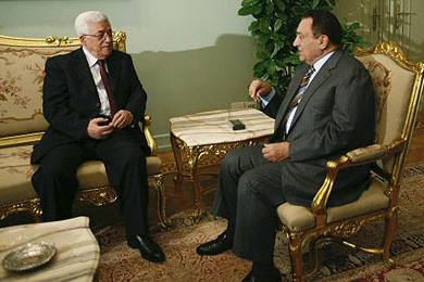 Президент Египта обсудил с Махмудом Аббасом вопросы палестино-израильских мирных переговоров