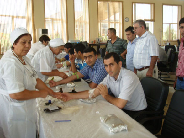 Минздрав Азербайджана продолжает акции по добровольной сдаче крови