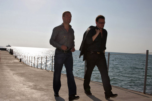 Medvedev, U2's Bono discuss Russia, health, musicians