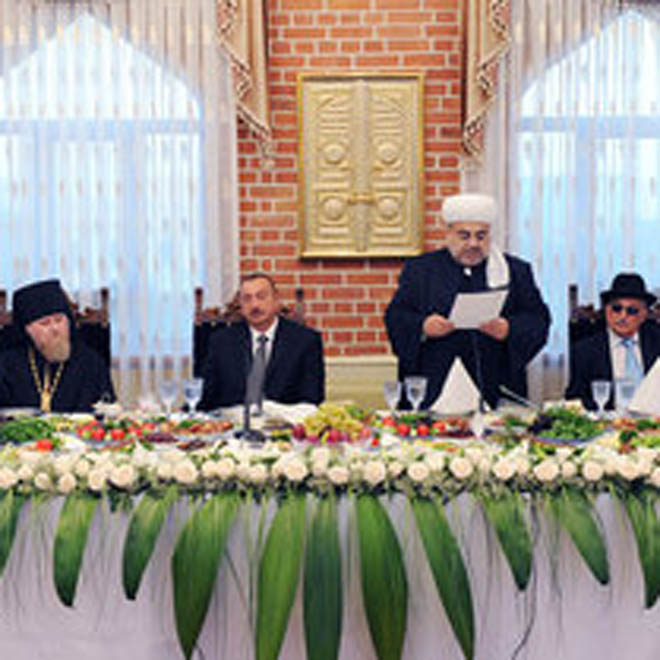 Сегодня представители всех религий в Азербайджане живут как одна семья - президент Ильхам Алиев (ДОПОЛНЕНО)