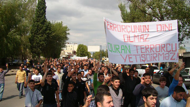 Gürcüstan azərbaycanlıları Quranın təhqir olunmasına qarşı etiraz aksiyası keçiriblər (FOTO)