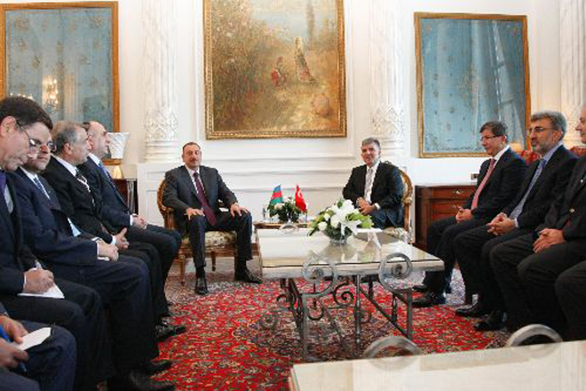 В Стамбуле состоялась  двусторонняя встреча президентов Азербайджана и Турции