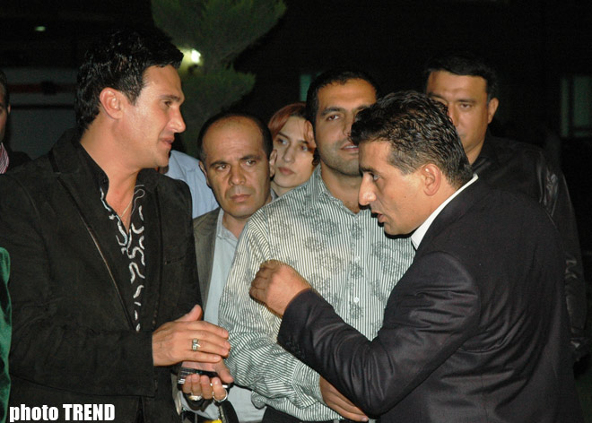 Хамство брата Фаига Агаева! Нападение на журналиста и на певца Надира Гафарзаде (фотосессия)