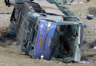 В результате падения автобуса в ущелье в Индии погибли 16 человек