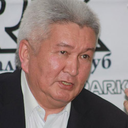 Ayrı-ayrı siyasi liderlər arasında ziddiyyətlər Qırğızıstan xalqında əks olunmamalıdır – Feliks Kulov