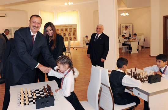 Azərbaycan Prezidenti Mingəçevir şəhərində yeni inşa olunmuş Şahmat məktəbi binasının açılışında iştirak edib (FOTO)