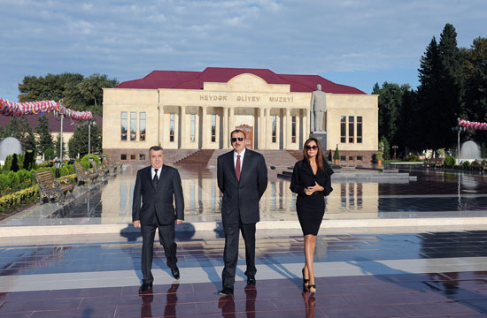 Президент Азербайджана прибыл в Мингячевир (ФОТО)