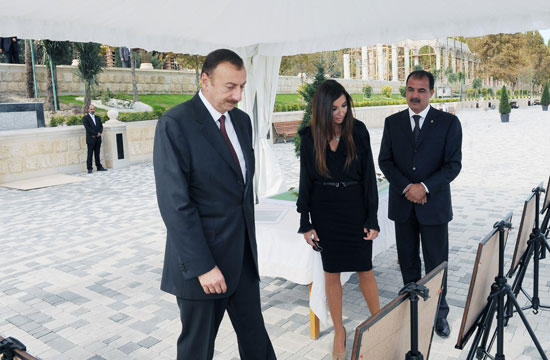 Ильхам Алиев ознакомился с ходом строительства бульварно-гостиничного комплекса в Евлахе (ФОТО)