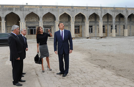 President of Azerbaijan inspects Heydar Aliyev Foundation-initiated repair and reconstruction work at Shamakhy Juma mosque (PHOTO)