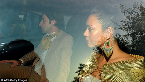 Кэти Перри и Рассел Брэнд сыграли свадьбу в Индии (фотосессия)