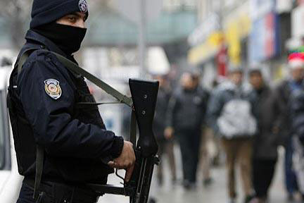 Более 500 тыс сотрудников сил безопасности Турции будут следить за правопорядком во время выборов