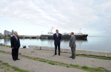 Azerbaijani President inspects transfer and reconstruction work to be carried out at Baku trade port (PHOTO)