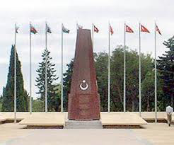 Turkish ambassador to Azerbaijan visits memorial to Turkish soldiers in Baku