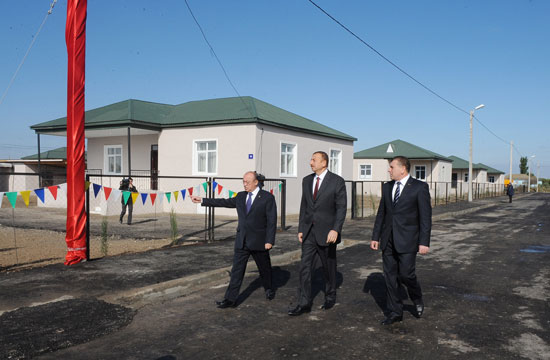 Azerbaijani President opens new houses in Saatli (PHOTO)