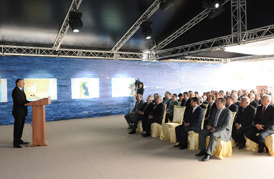 Azerbaijani president attends new port ceremony in Baku (PHOTO)