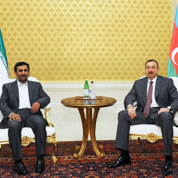 Azerbaijani, Iranian presidents have private meeting