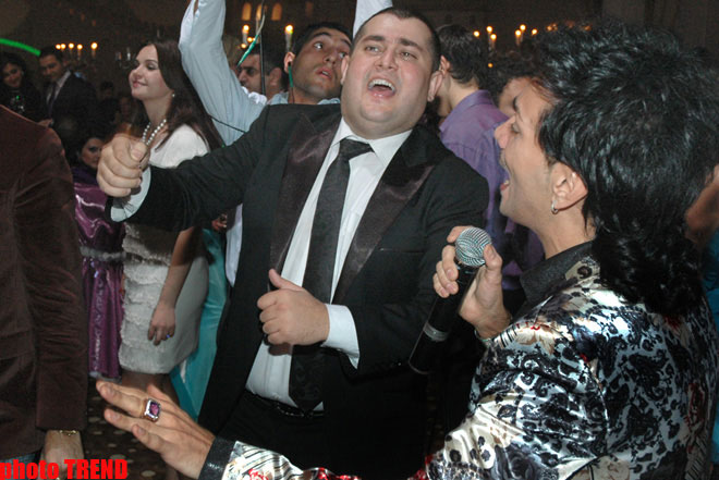 "Флэшмоб" по-азербайджански на свадьбе танцовщицы Марьям Сулеймановой (фотосессия)