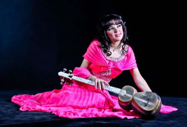 Азербайджанские исполнители на таре и кяманче выступят во Франции (фото)