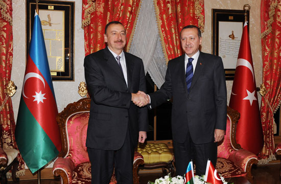 Президент Азербайджана встретился с премьер-министром Турции (версия 2)(ФОТО)