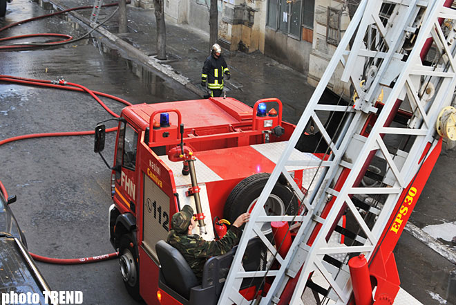 МЧС распространило официальную информацию о пожаре в высотке в Баку (версия 3)