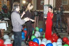 Азербайджанские шоу-звезды остались без Деда Мороза и Снегурочки (фотосессия)