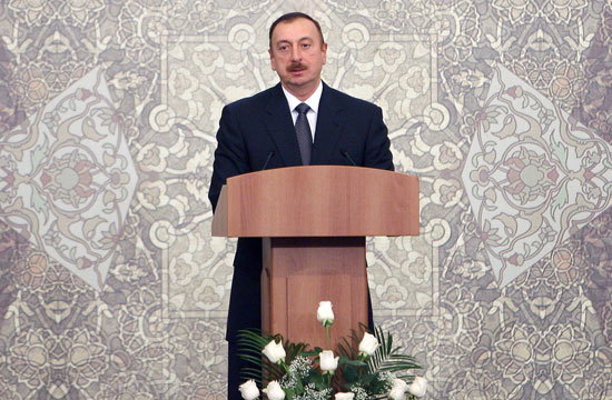 Президенту Азербайджана Ильхаму Алиеву вручена награда "Друг журналистов" (ФОТО)
