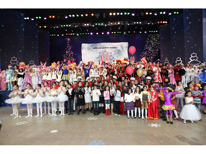 Президент Фонда Гейдара Алиева приняла участие в праздничном торжестве для детей (ФОТО)