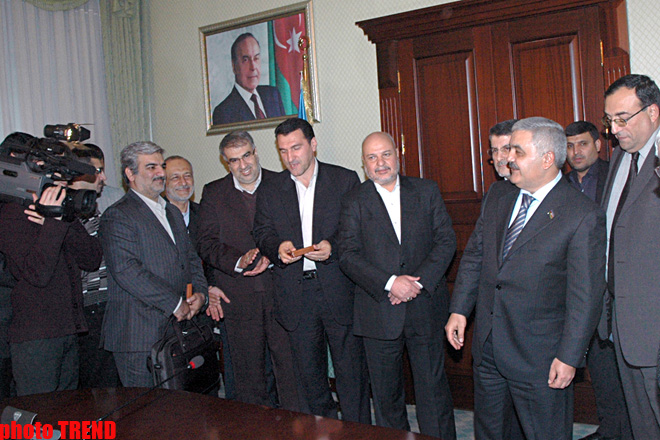 Azerbaijan, Iran sign contract on gas supplies (UPDATE 2) (PHOTO)