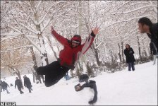 Занятия в Иране отменены из-за снегопада (ФОТО)