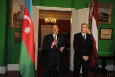 Существуют большие перспективы политического, экономического и культурного сотрудничества между Азербайджаном и Латвией – Президент Ильхам Алиев (версия 2) (ФОТО)