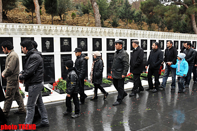 Azerbaijan commemorates 21st anniversary of 20 January tragedy (PHOTOS)
