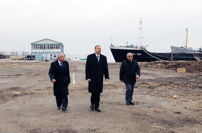 Azerbaijani President inspects ongoing reconstruction works in framework of program of Baku Boulevard's expansion (PHOTO)