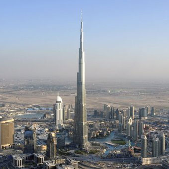 Dubai opens world's highest restaurant in tallest building