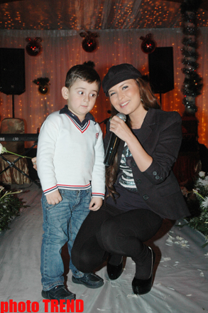 Певица Севда Яхъяева и ее пятилетний ревнивый фанат (фотосессия)