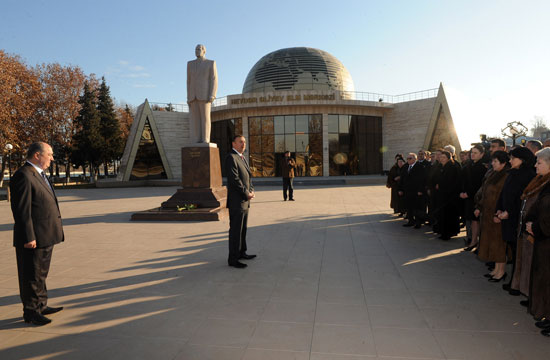 Президент Азербайджана находится с визитом в западном регионе страны (ФОТО)