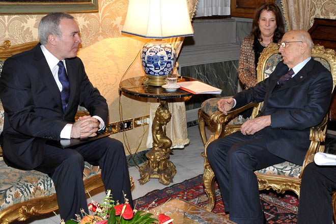 Azerbaijani ambassador to Italy hands over credentials to country's president (PHOTO)
