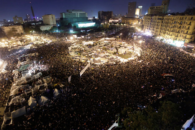 Сотни тысяч демонстрантов на площади Тахрир возмущены выступлением президента - ТВ (версия 2)