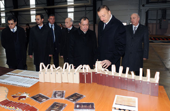 Президент Азербайджана принял участие в открытии завода AZMDF в Апшеронском районе (ФОТО)