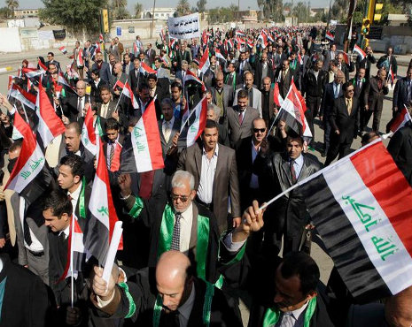 Iraqi protestors block main road to Iran border point