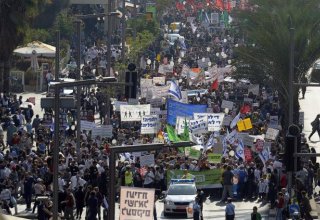 Сотни тысяч израильтян вышли на митинги против судебной реформы