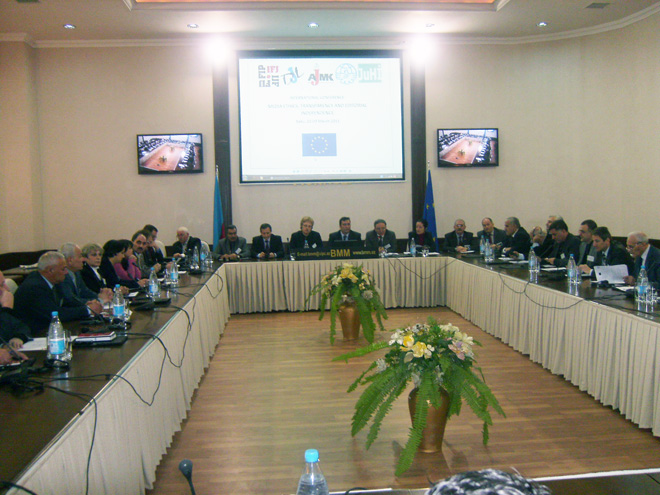 В Баку обсуждаются свобода и прозрачность азербайджанских медиа (ФОТО)