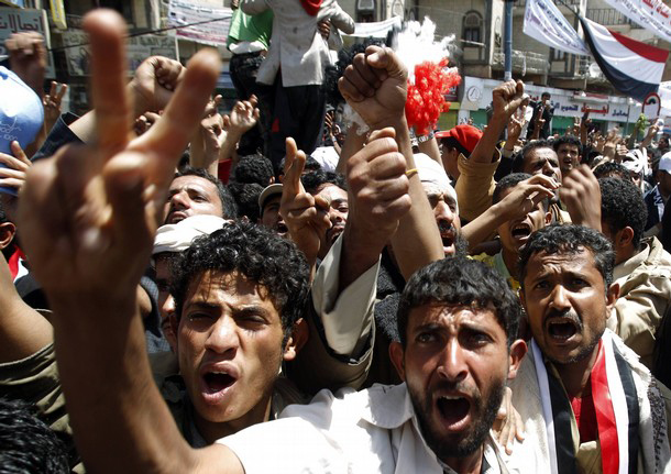 Two dead in fighting between Yemeni government, opposition
