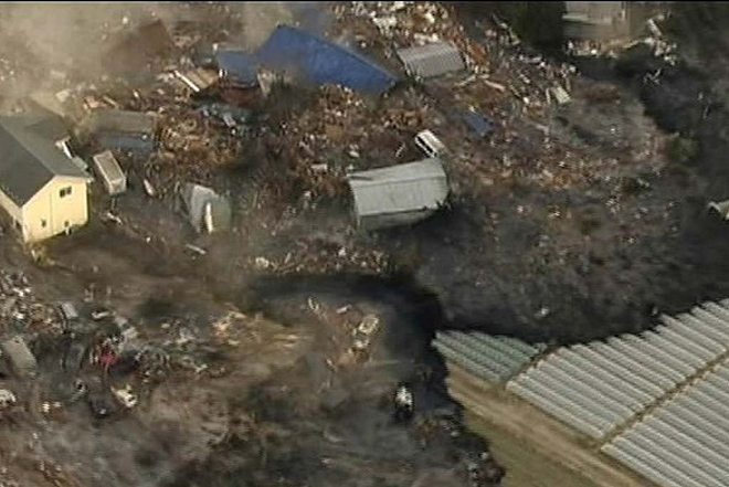 Число жертв землетрясения в Японии превысило 9,3 тысячи
