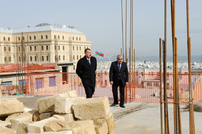 Azerbaijani President inspects construction in new building of school in Sabail district (PHOTO)