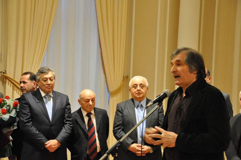 В Баку открылась выставка патриарха азербайджанского искусства Октая Садыхзаде (фотосессия)
