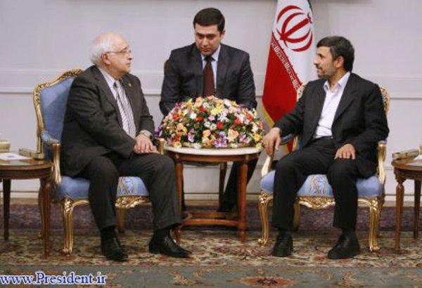 Братские связи между Ираном и Азербайджаном не может нарушить ни один фактор - президент (версия 2)