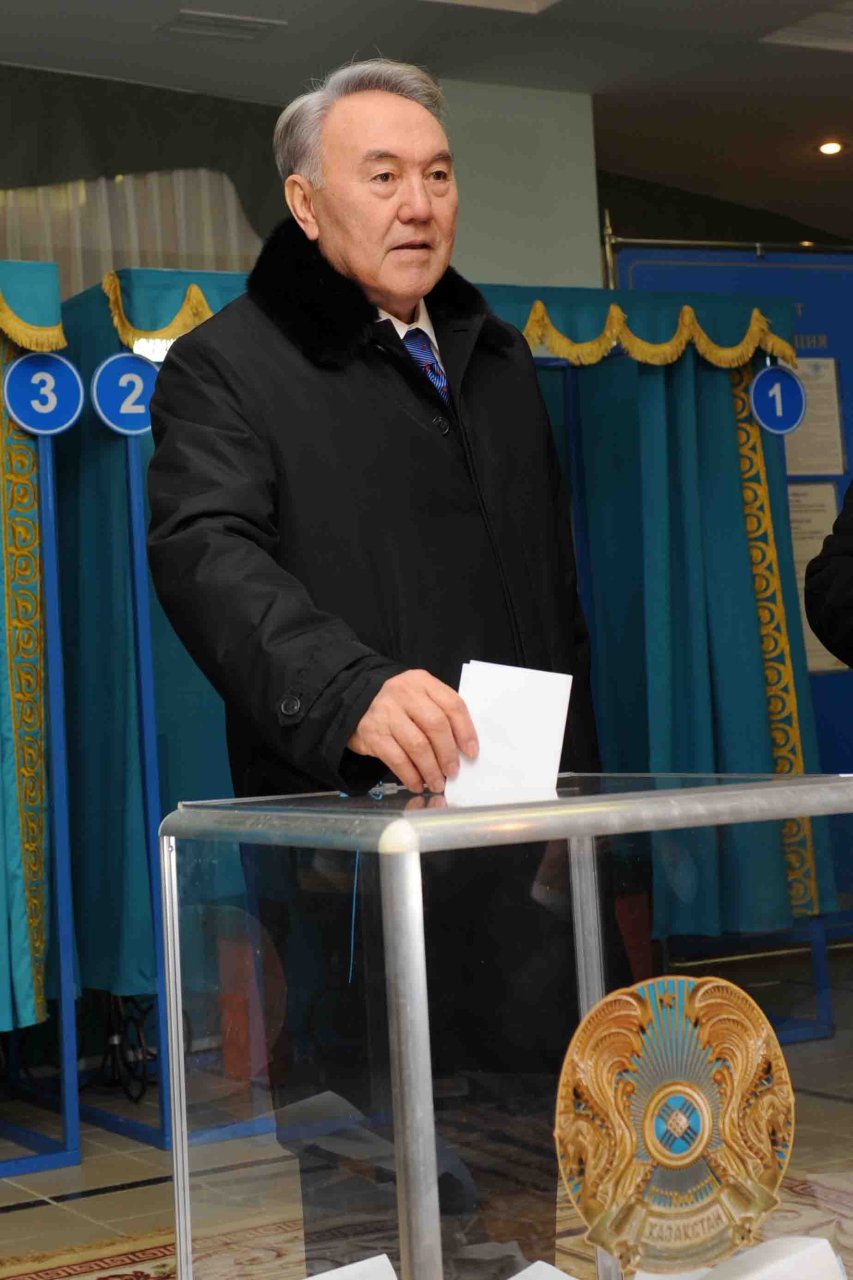 Qazaxıstan Prezidenti seçkilərdə iştirak edib