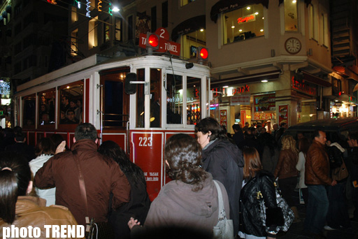 İstanbul macəraları: Tramvayla "Taksim"dən İstiqlala qədər rəngarəng gecə həyatı (II HİSSƏ-FOTO)