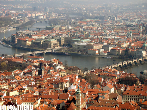 В Праге рухнул пешеходный мост через Влтаву